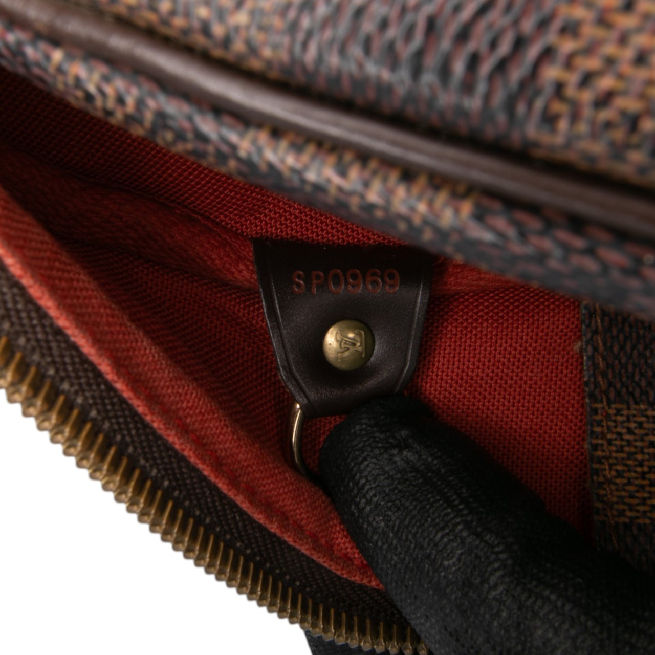 Louis Vuitton Damier Ebene Nolita Bruin