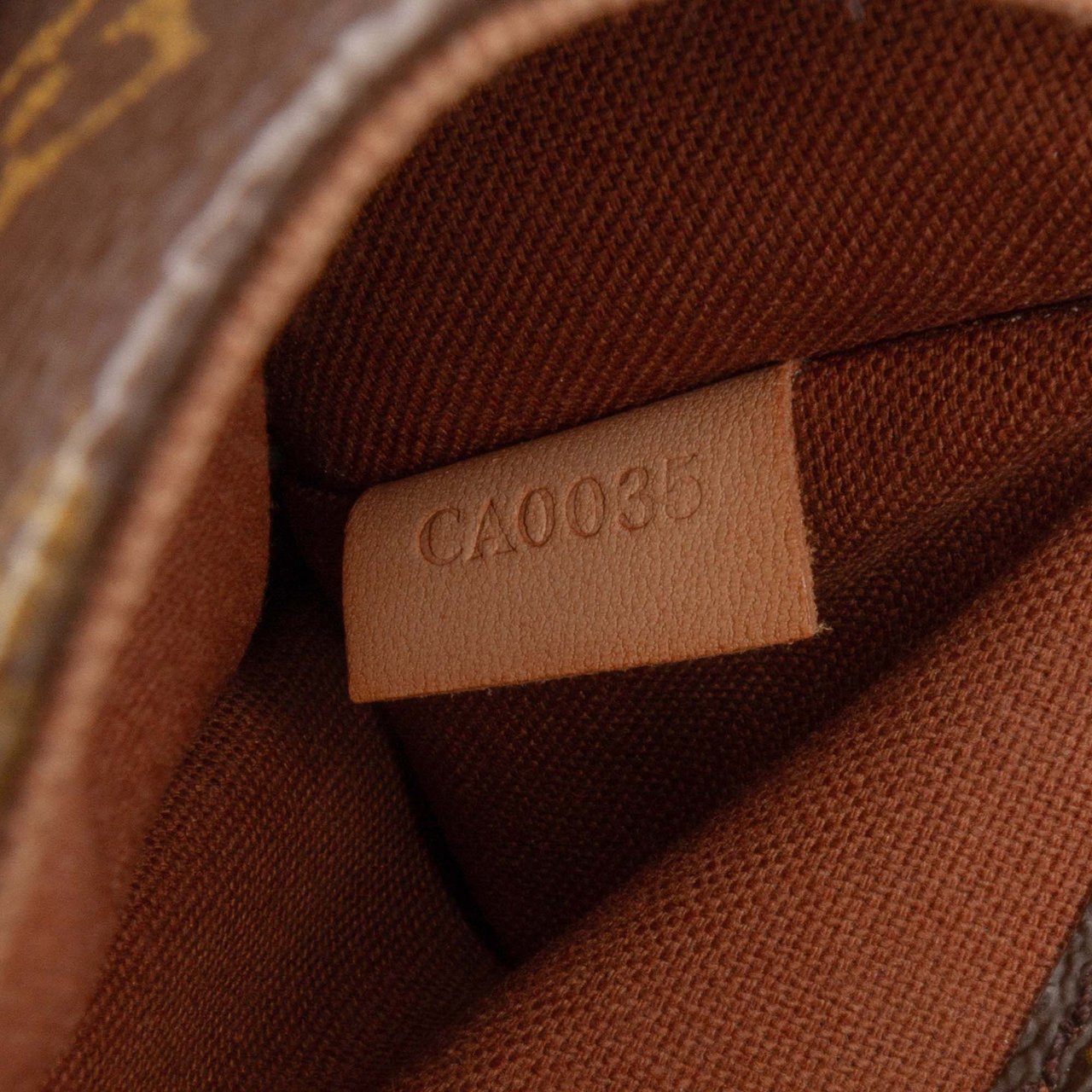 Louis Vuitton Monogram Pochette Gange Bruin