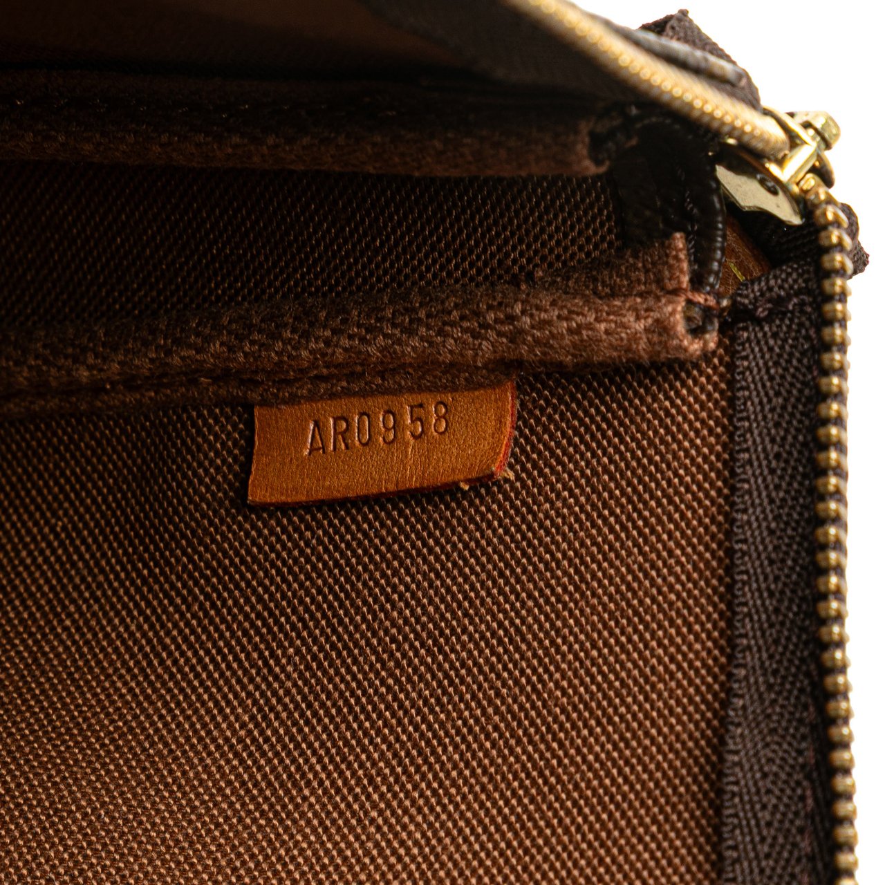 Louis Vuitton Monogram Pochette Accessoires Bruin