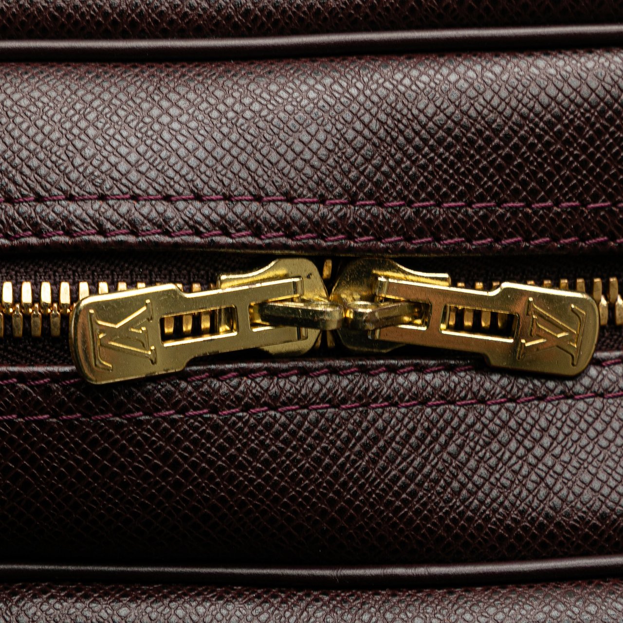 Louis Vuitton Taiga Kendall PM Rood