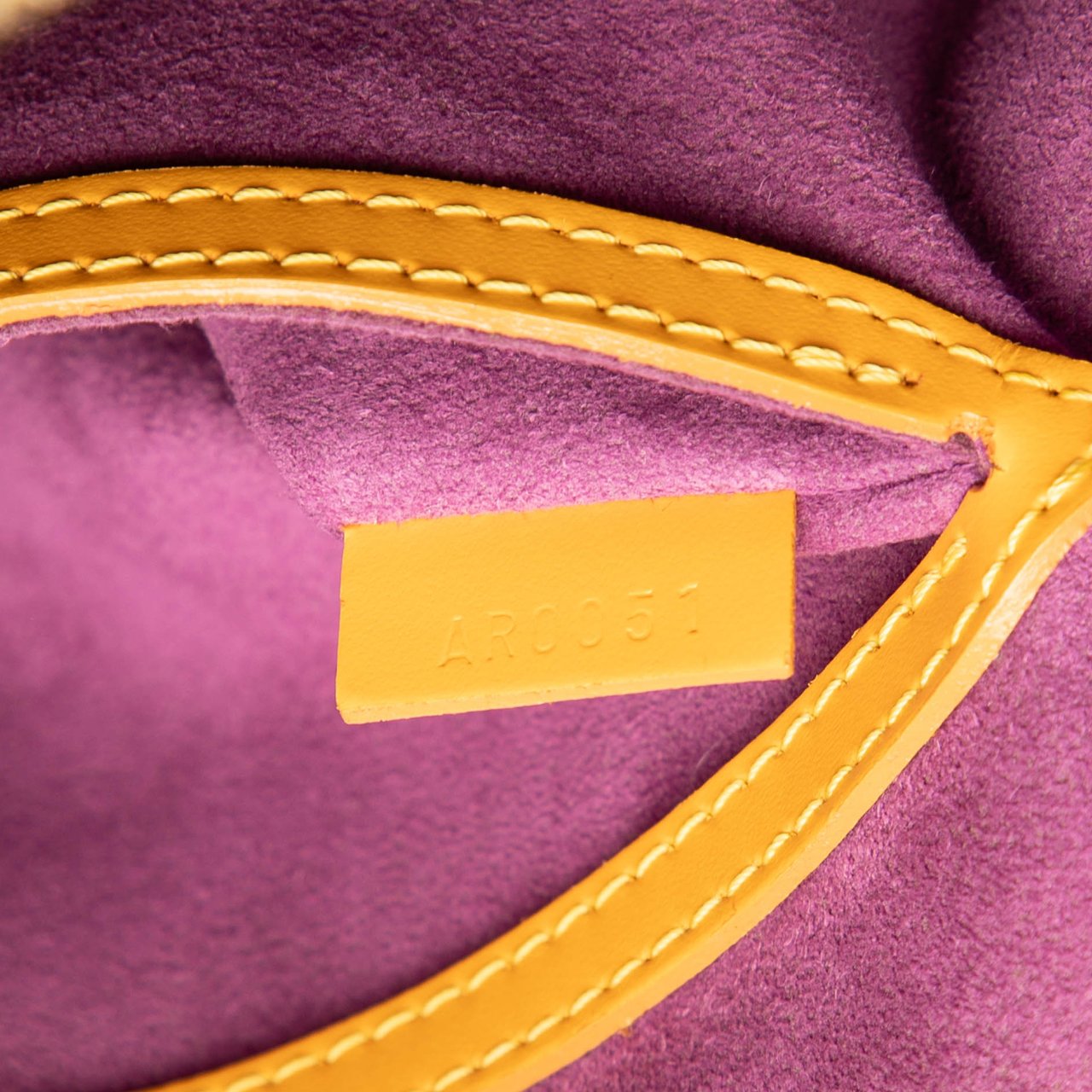 Louis Vuitton Epi Alma PM Geel