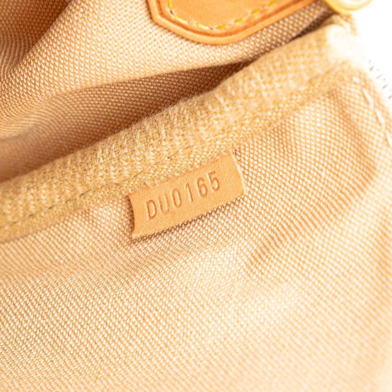 Louis Vuitton Damier Azur Favorite MM Wit