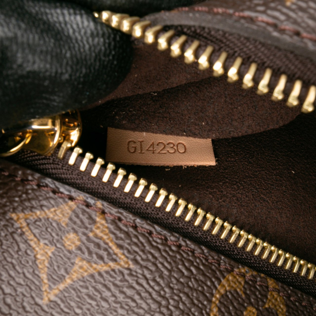 Louis Vuitton Monogram Pochette Metis Bruin