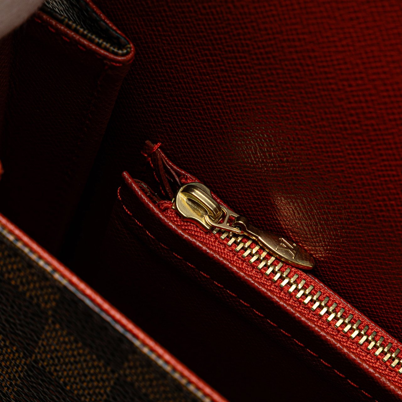 Louis Vuitton Damier Ebene Tribeca Long Bruin