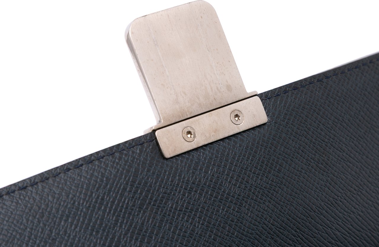 Louis Vuitton Taiga Vassili PM Zwart