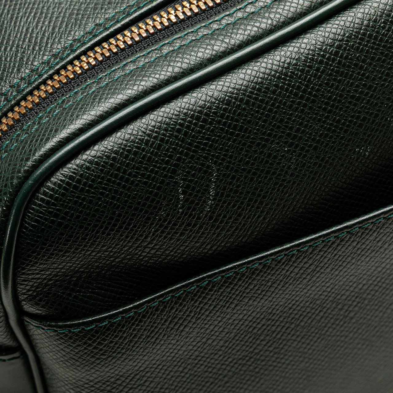 Louis Vuitton Taiga Reporter PM Groen