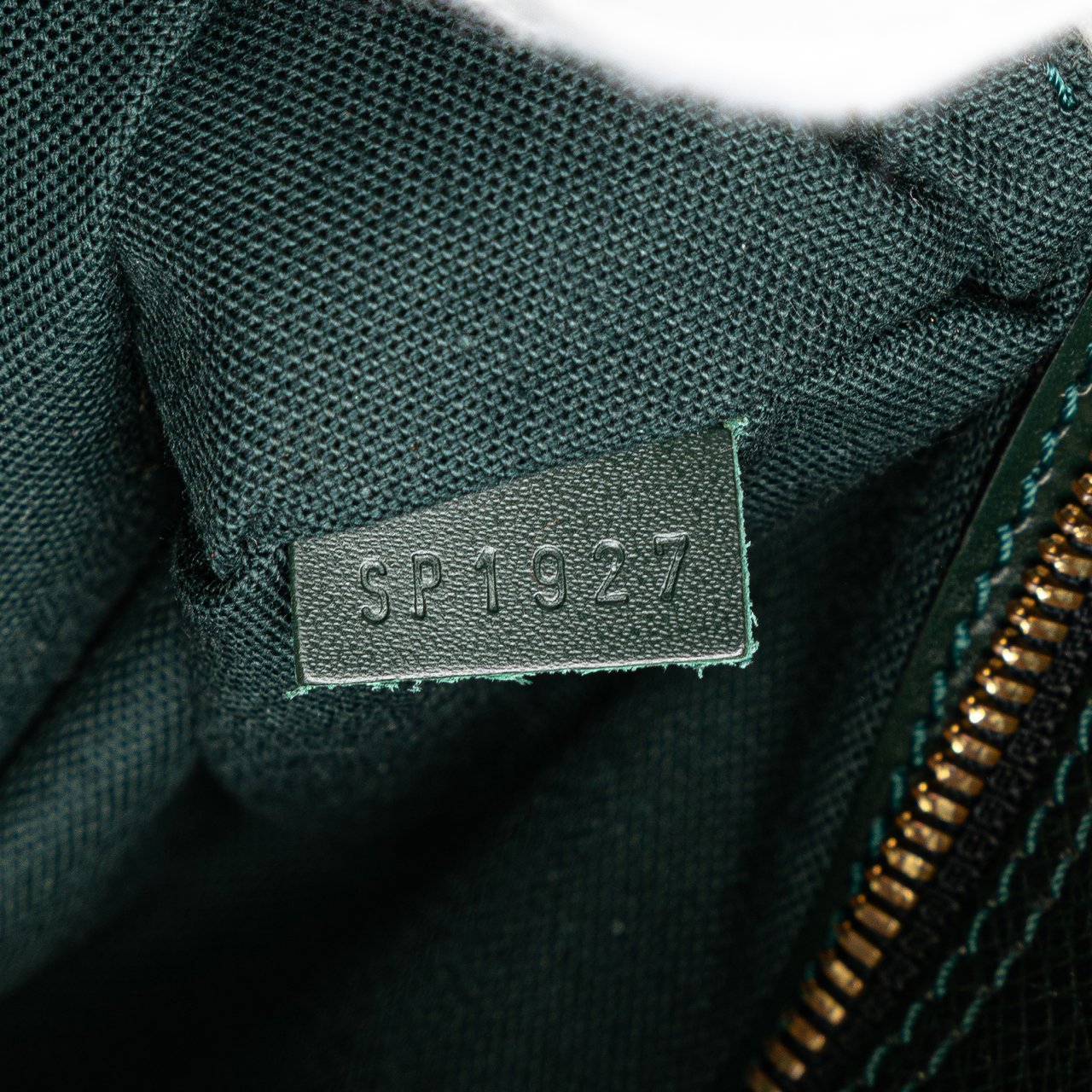 Louis Vuitton Taiga Reporter PM Groen