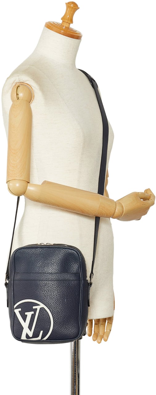 Louis Vuitton Taurillon Danube LV Circle  PM Blauw