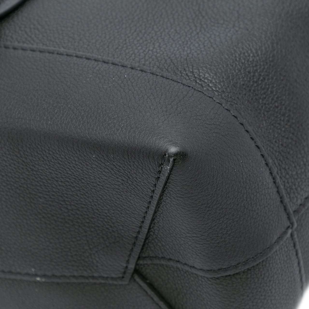 Louis Vuitton Taurillon Lockme Backpack Zwart