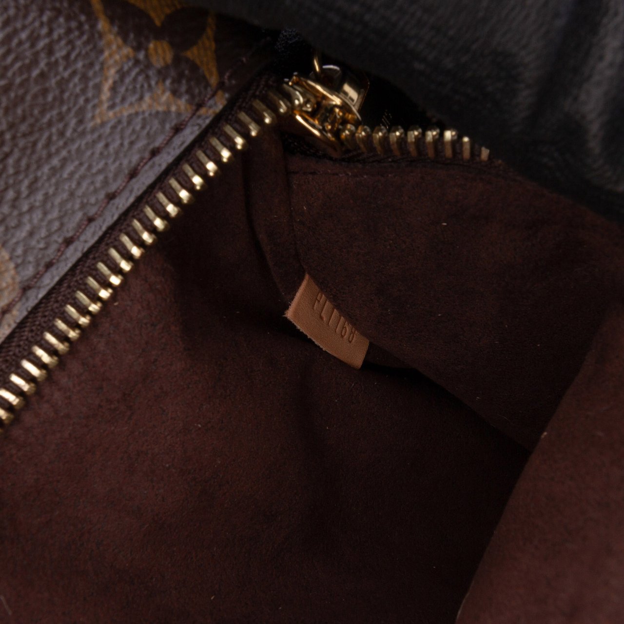Louis Vuitton Monogram Pochette Metis Bruin