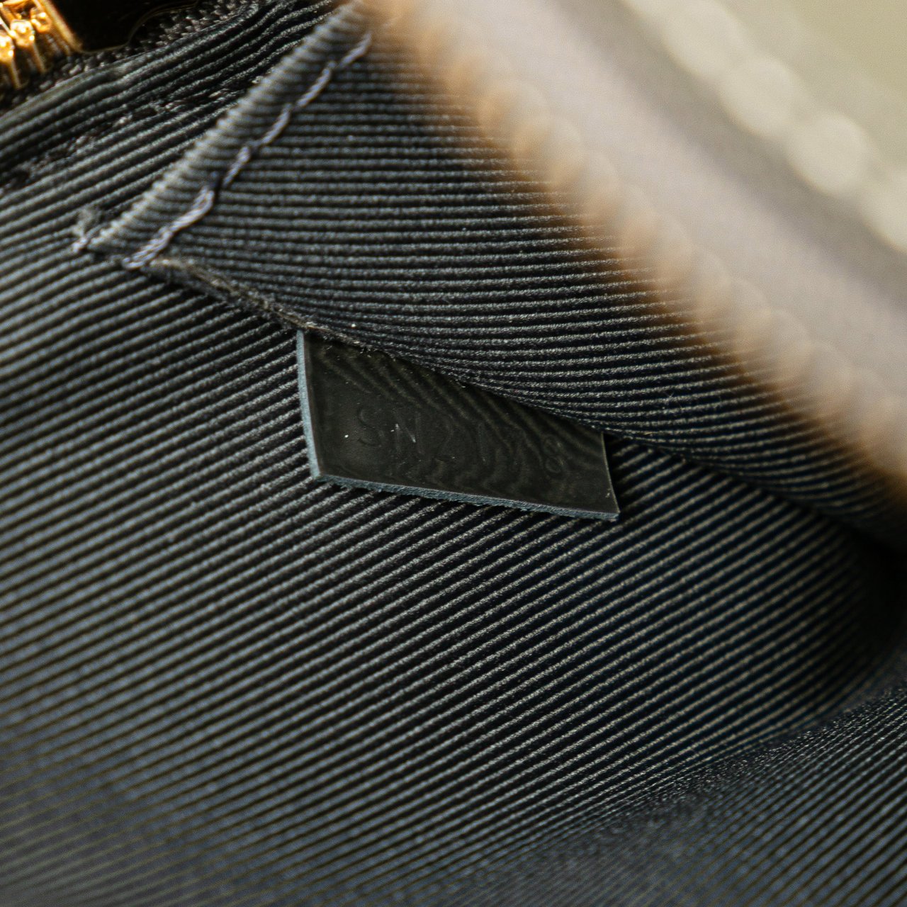 Louis Vuitton Vernis Miroir Mini Alma Zilver