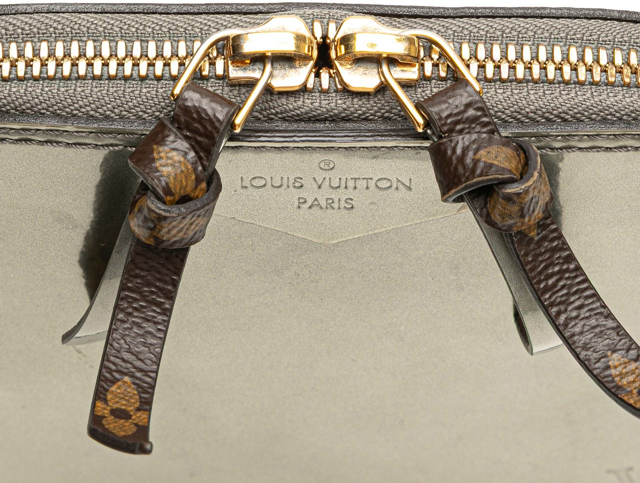 Louis Vuitton Vernis Miroir Mini Alma Zilver