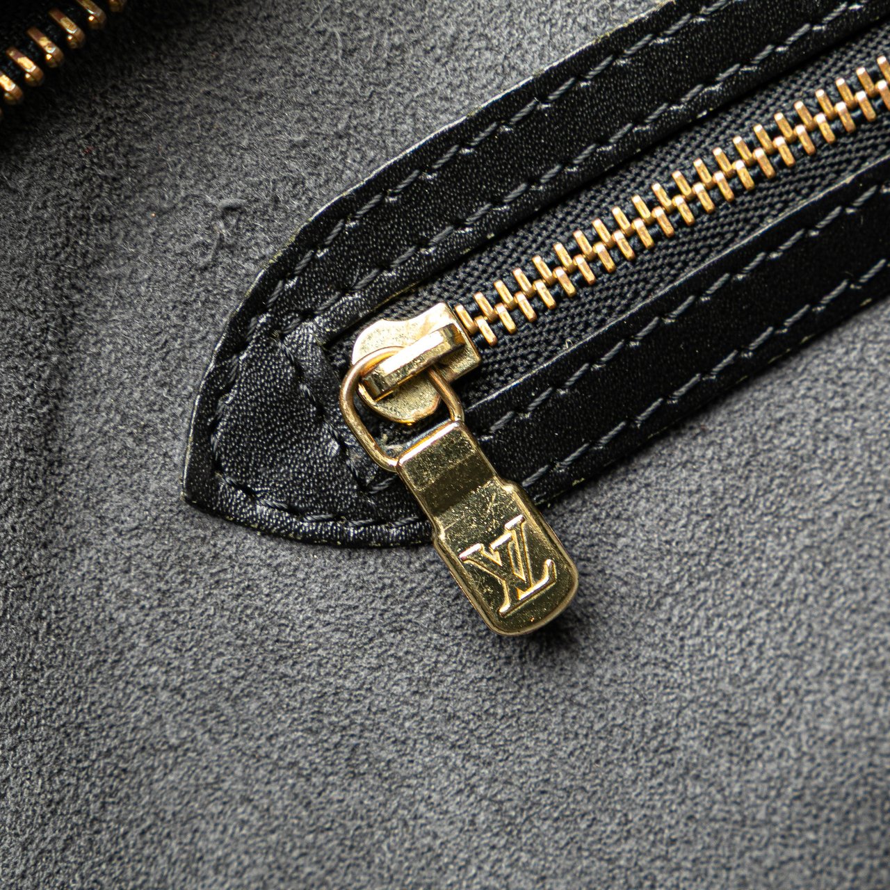 Louis Vuitton Epi Saint Jacques GM Long Strap Zwart
