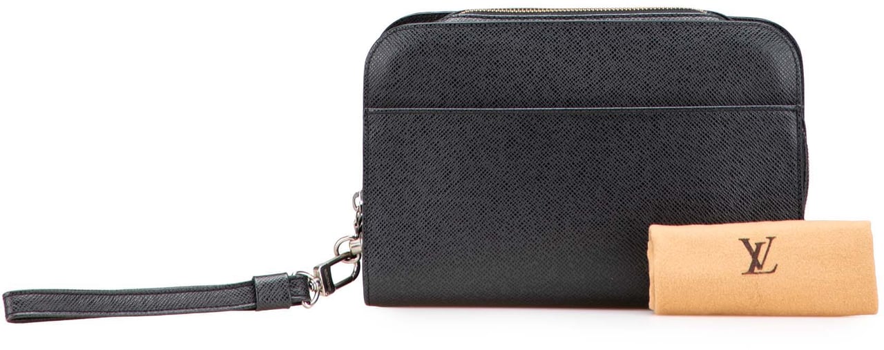 Louis Vuitton Taiga Baikal Zwart