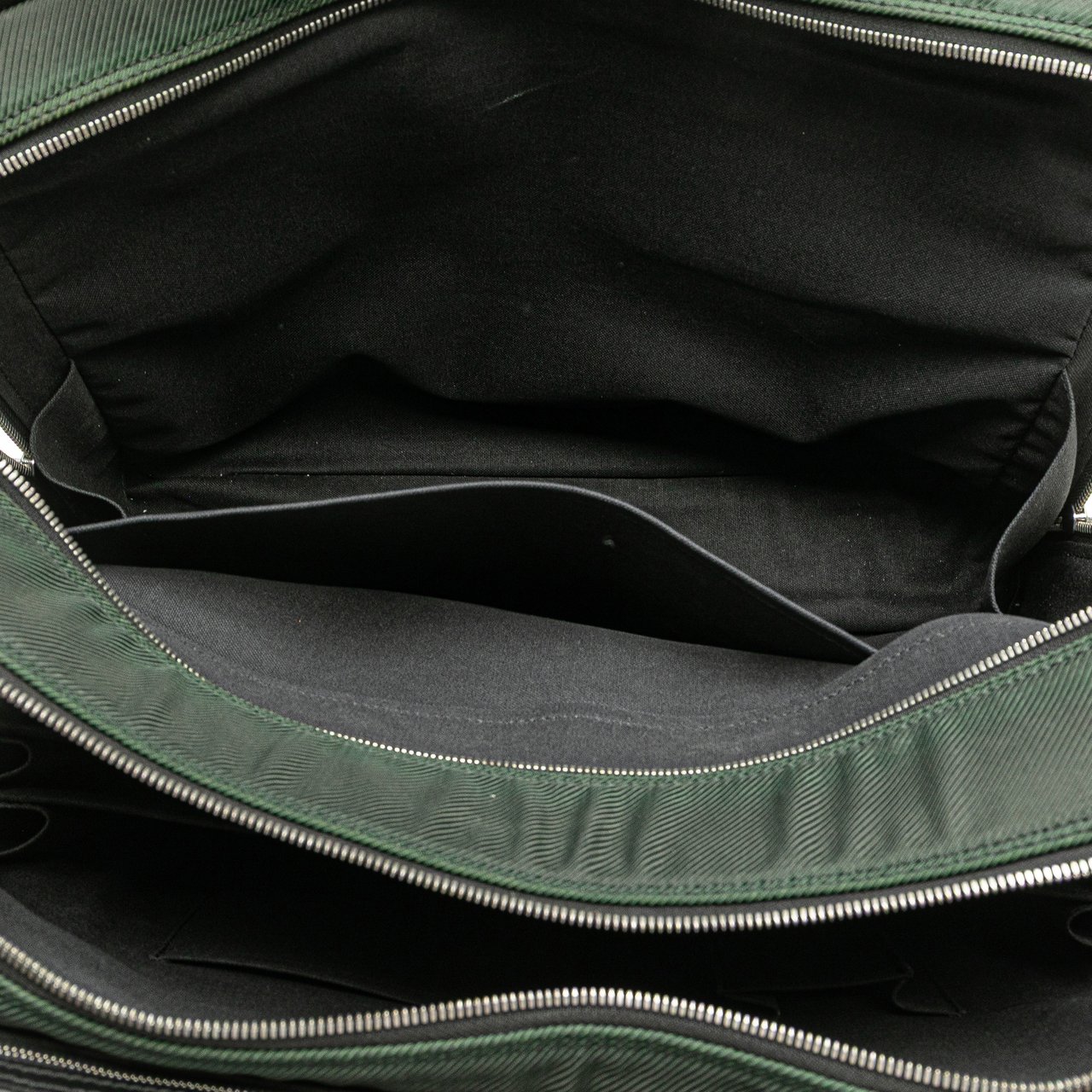 Louis Vuitton Taiga Nevski Zwart
