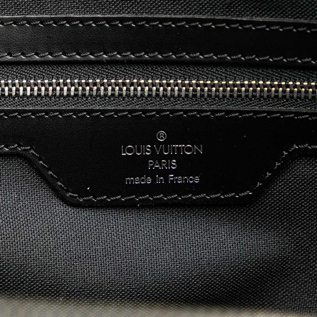 Louis Vuitton Taiga Nevski Zwart