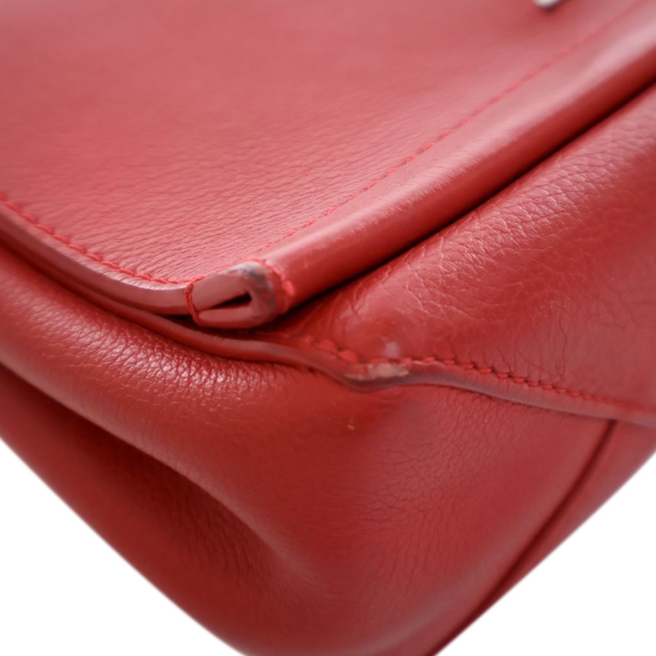 Louis Vuitton Leather Lockme II BB Rood