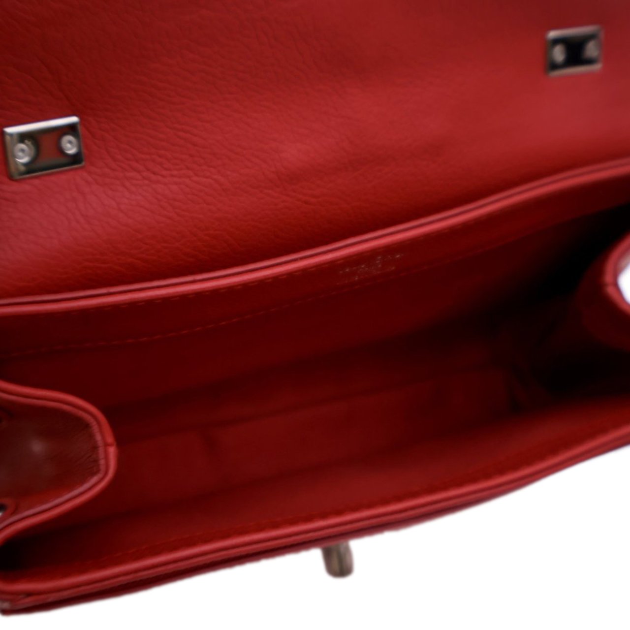 Louis Vuitton Leather Lockme II BB Rood