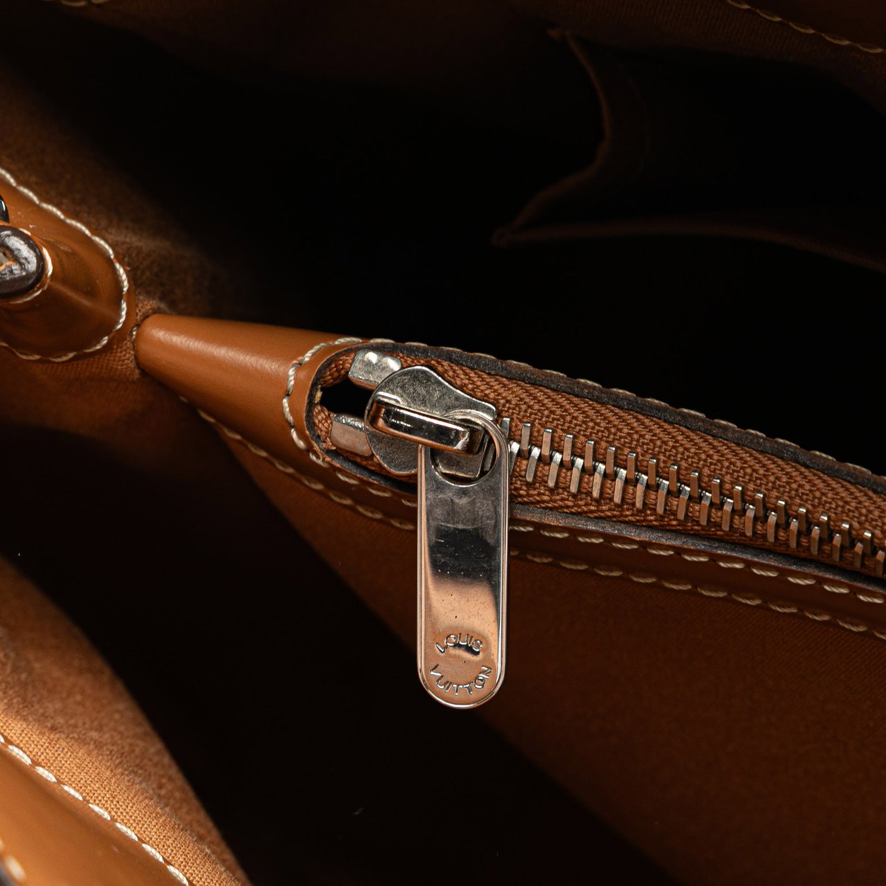 Louis Vuitton Epi Passy PM Bruin