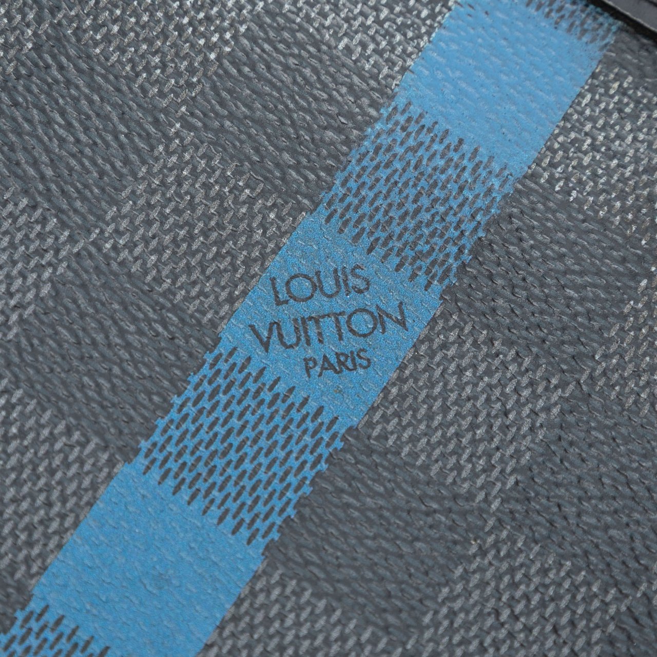 Louis Vuitton Damier Graphite Stripe Pochette Voyage MM Zwart
