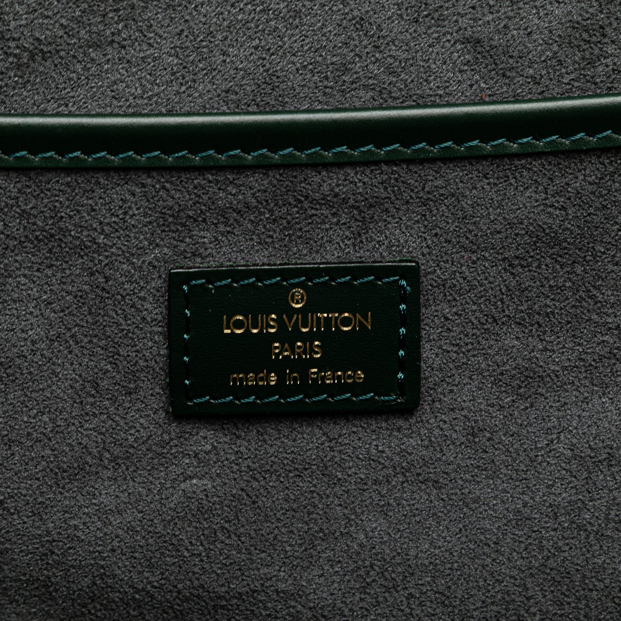 Louis Vuitton Taiga Helanga 1 Poche Groen