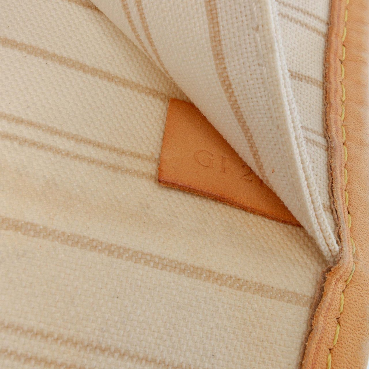 Louis Vuitton Damier Azur Neverfull MM Wit