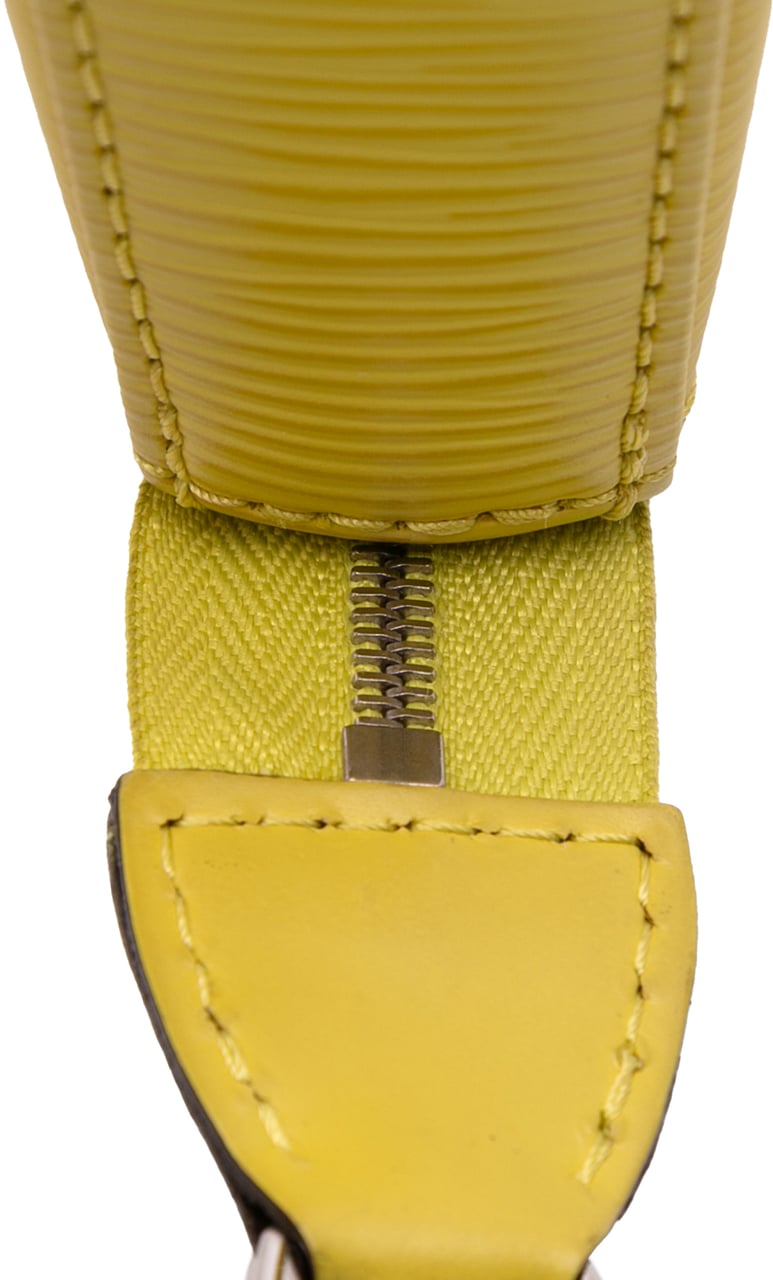 Louis Vuitton Epi Pochette Accessoires Geel