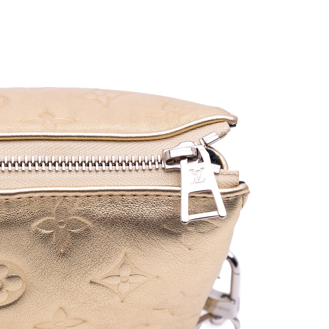 Louis Vuitton Monogram Coussin PM Goud