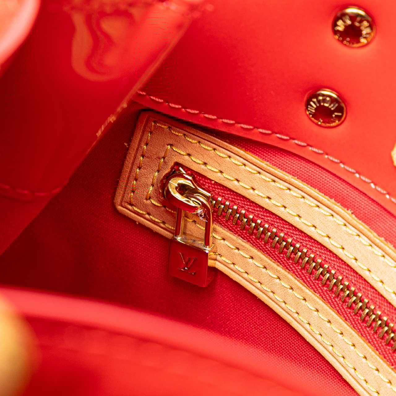 Louis Vuitton Monogram Vernis Reade PM Rood