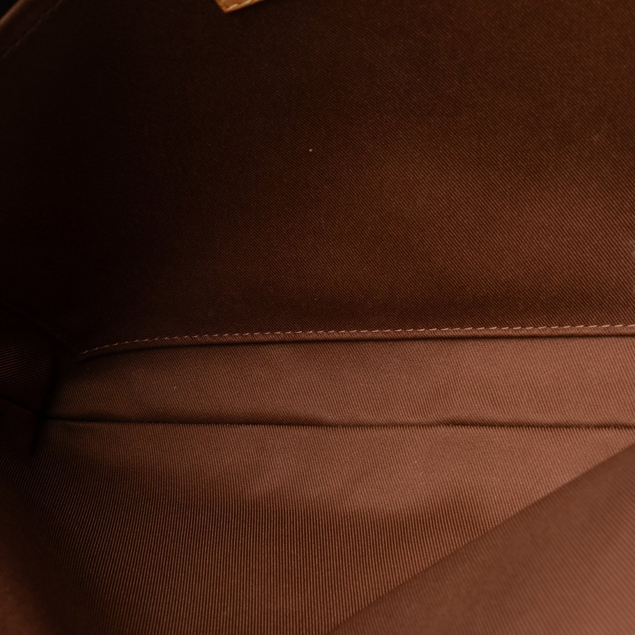 Louis Vuitton Monogram Etui Voyage MM Bruin