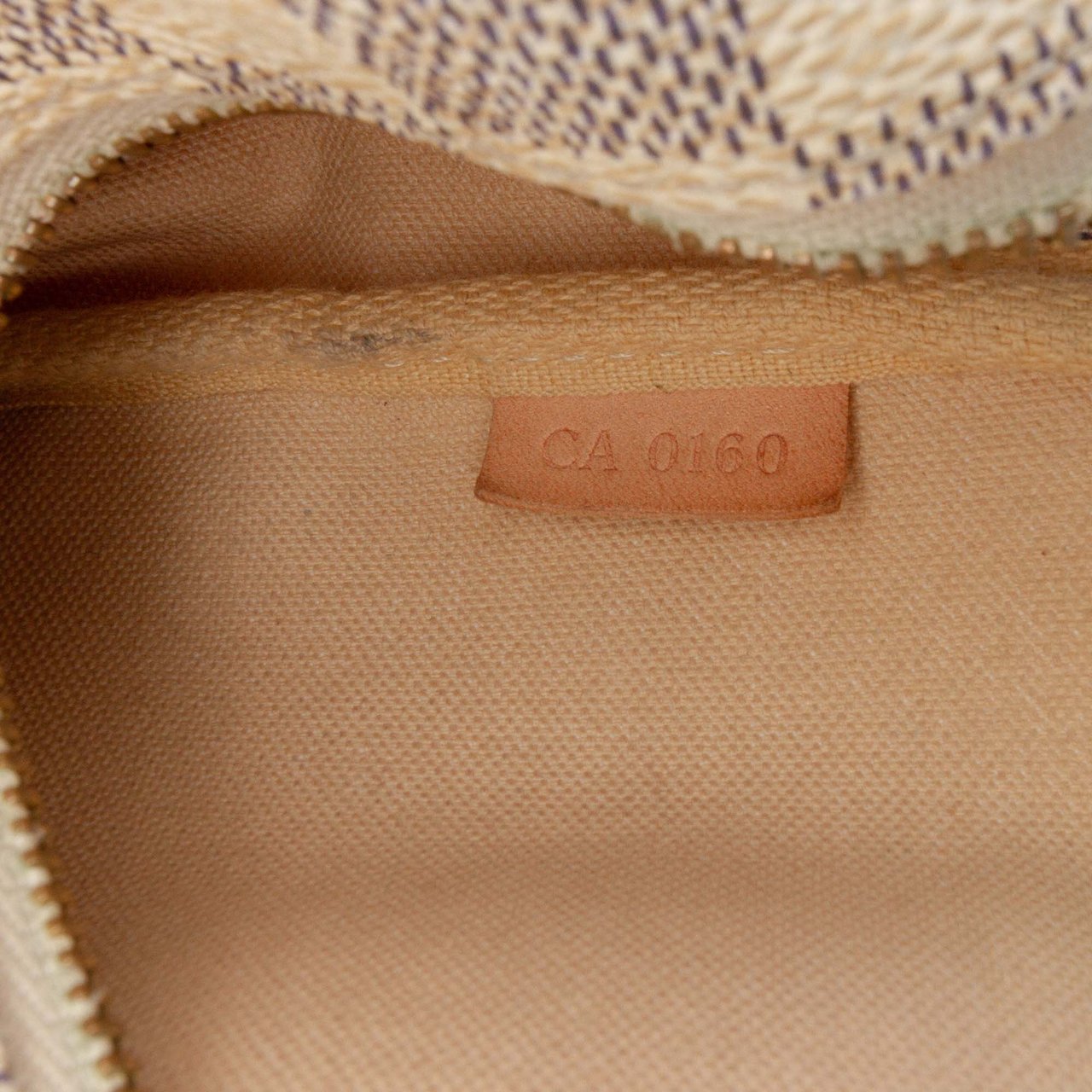 Louis Vuitton Damier Azur Pochette Accessoires Wit