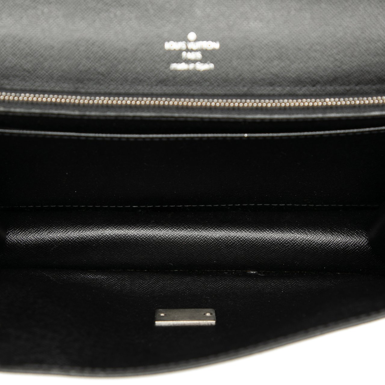 Louis Vuitton Taiga Selenga Zwart