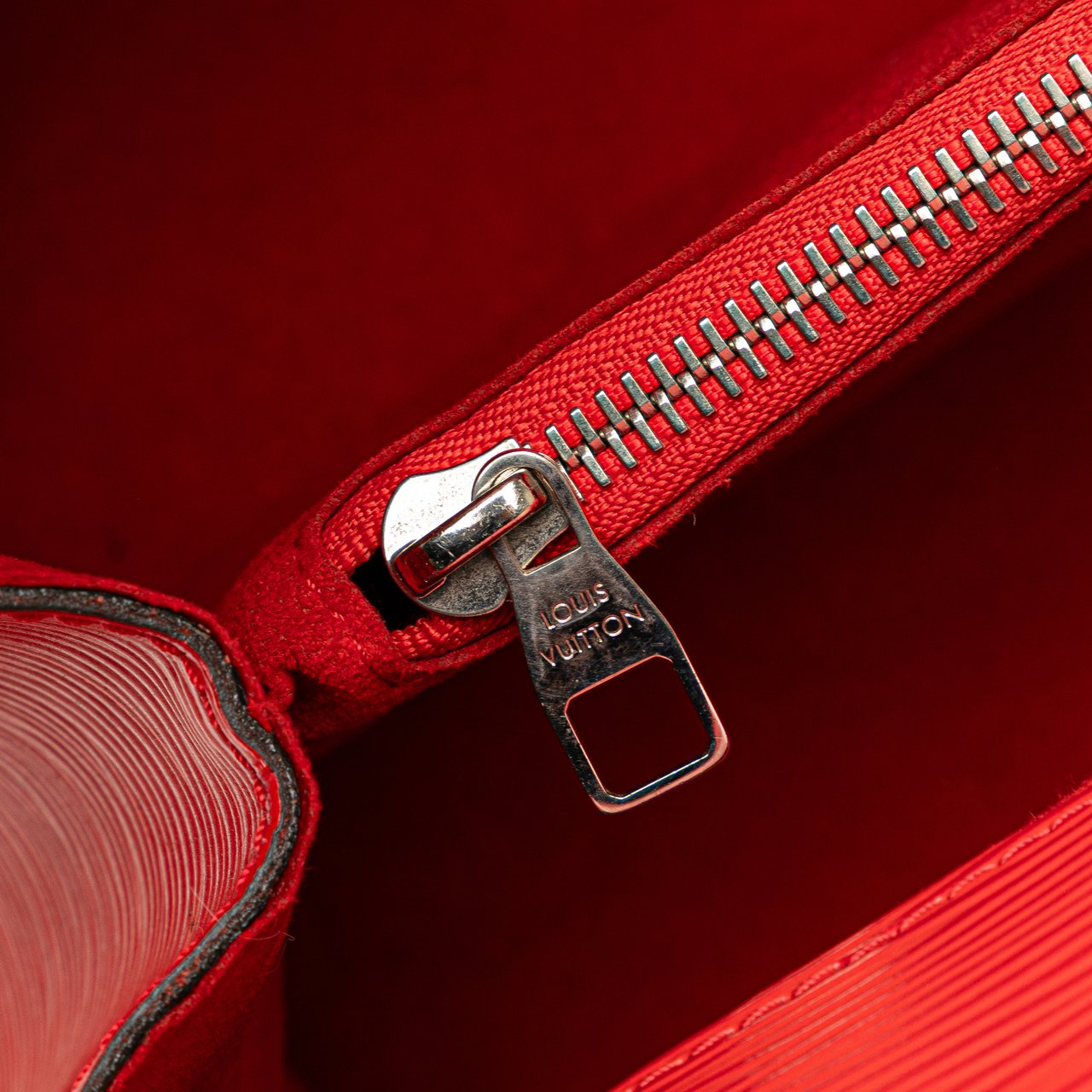 Louis Vuitton Epi Marly MM Rood
