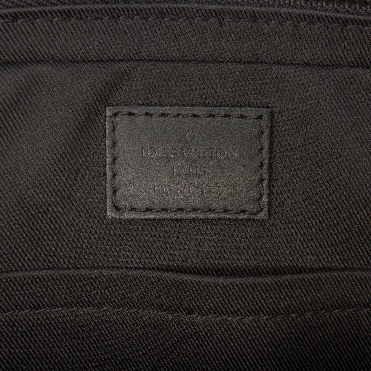Louis Vuitton Damier Infini District Pochette Zwart