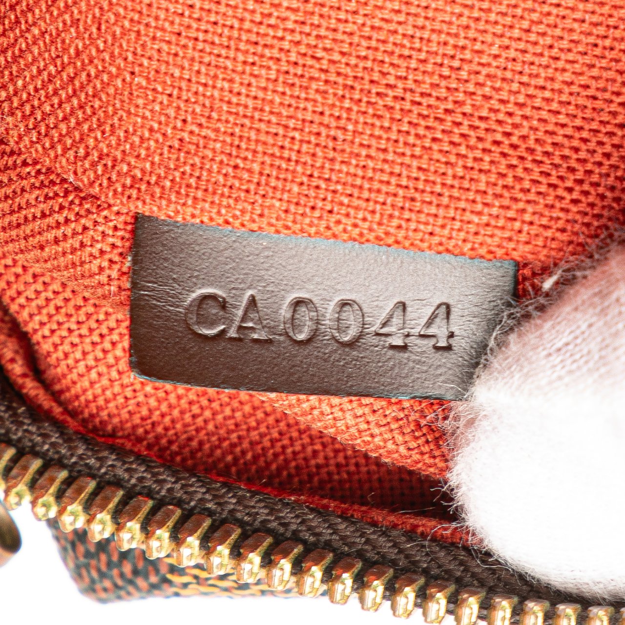 Louis Vuitton Damier Ebene Olav MM Bruin