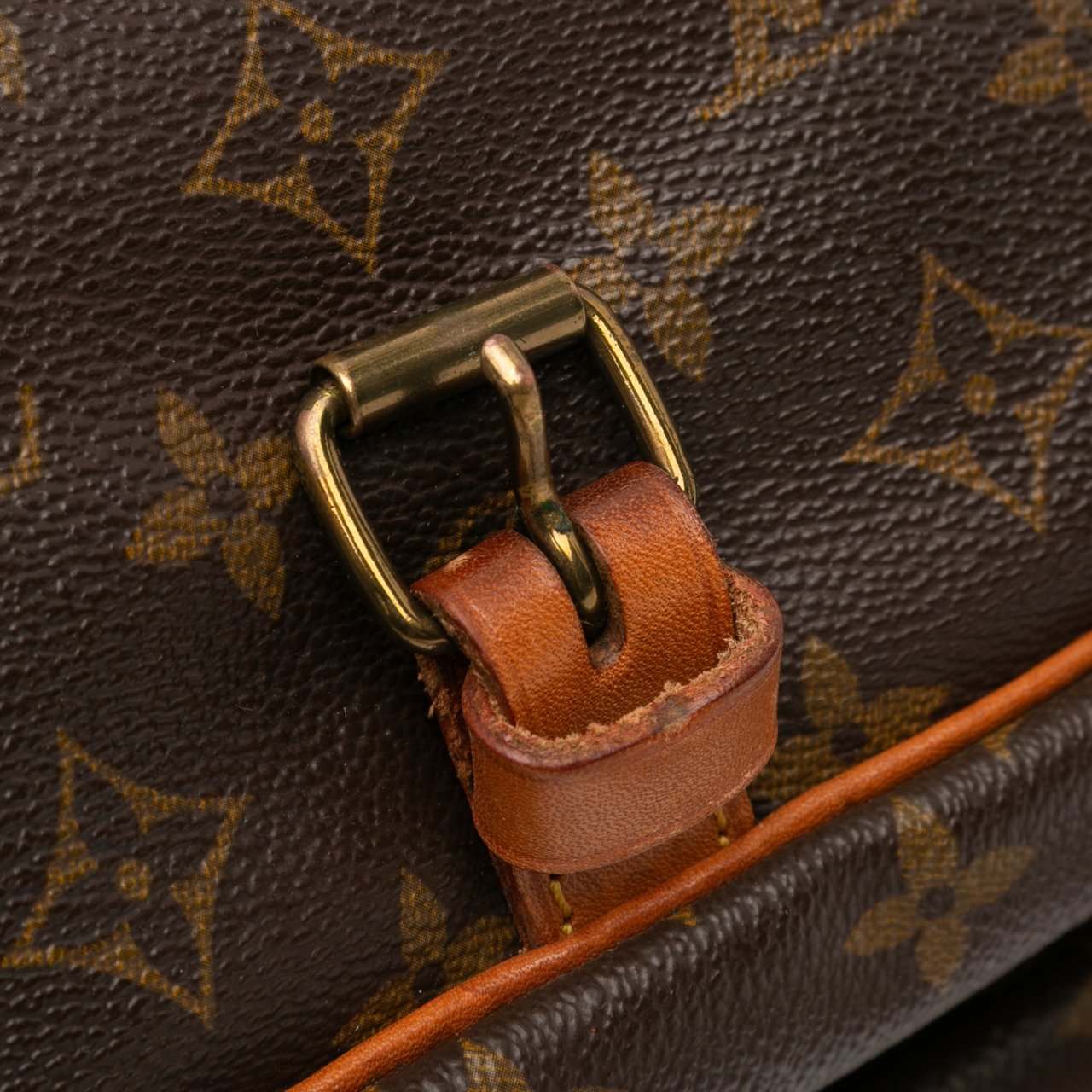 Louis Vuitton Monogram Saumur 30 Bruin