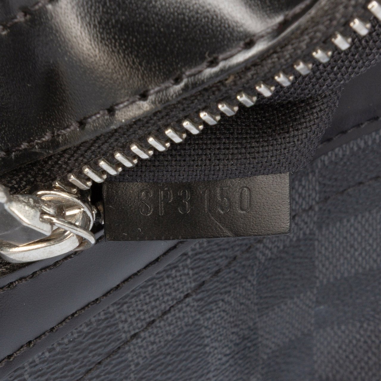 Louis Vuitton Damier Graphite Daniel MM Zwart