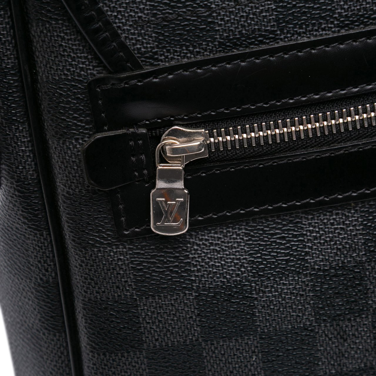 Louis Vuitton Damier Graphite Daniel MM Zwart