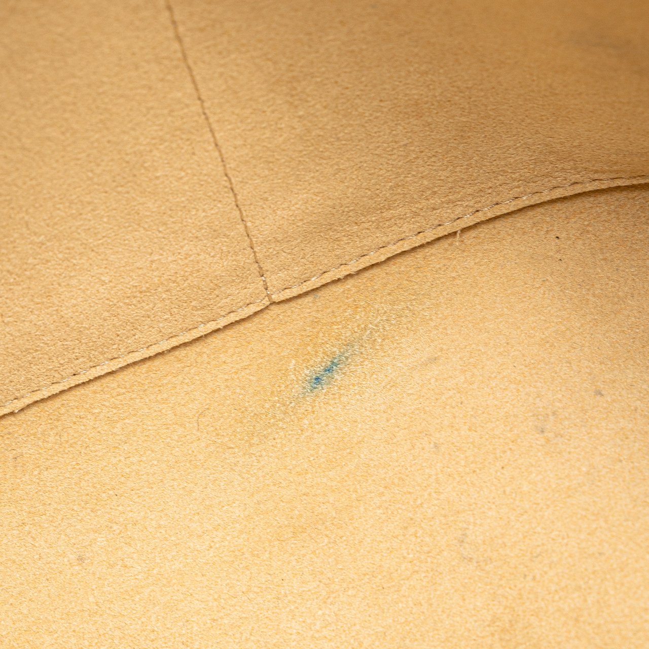 Louis Vuitton Monogram Boetie MM Bruin