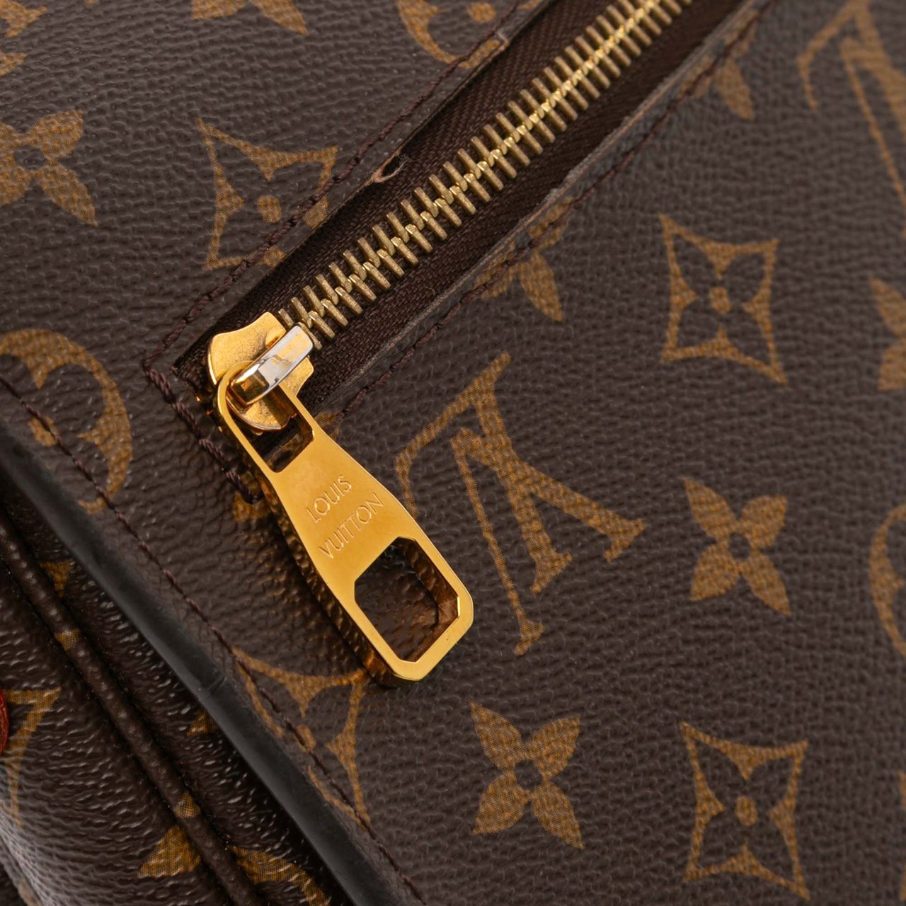 Louis Vuitton Monogram Pochette Metis Bruin