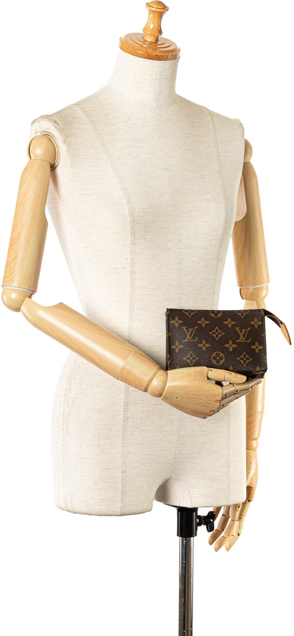 Louis Vuitton Monogram Toiletry Pouch 15 Bruin