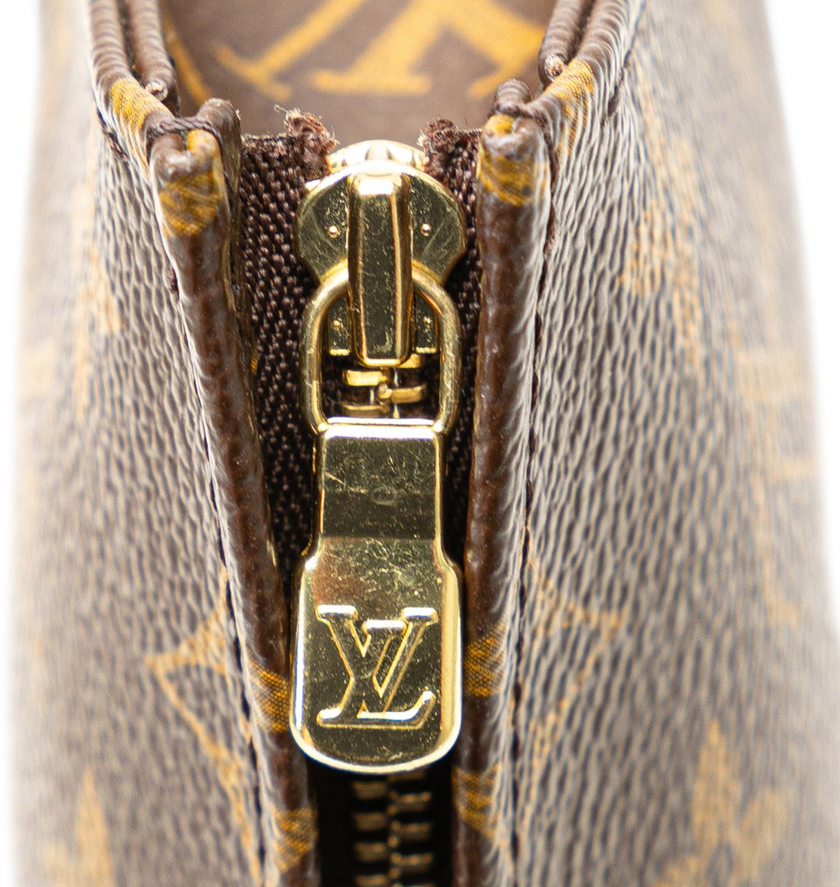 Louis Vuitton Monogram Toiletry Pouch 15 Bruin