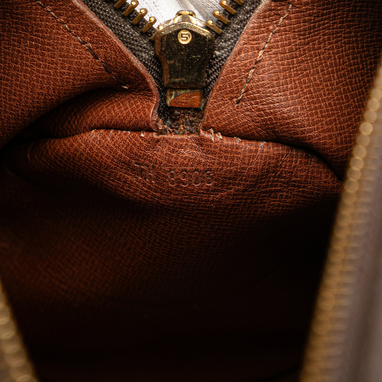 Louis Vuitton Monogram Papillon 26 Bruin