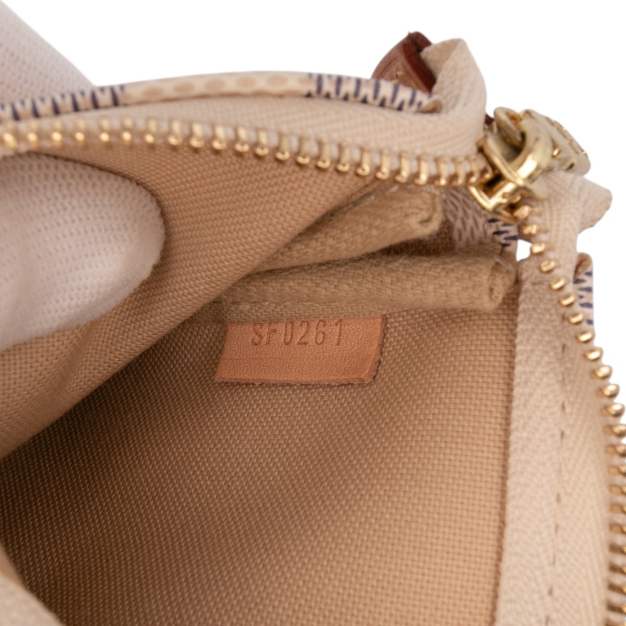 Louis Vuitton Damier Azur Mini Pochette Accessoires Wit