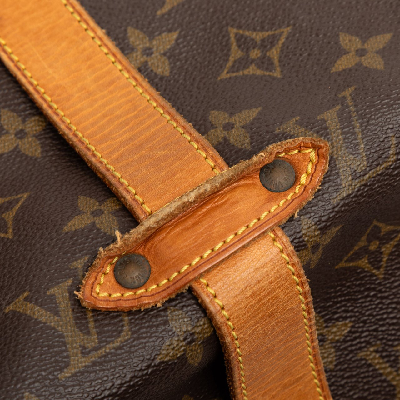 Louis Vuitton Monogram Saumur 35 Bruin
