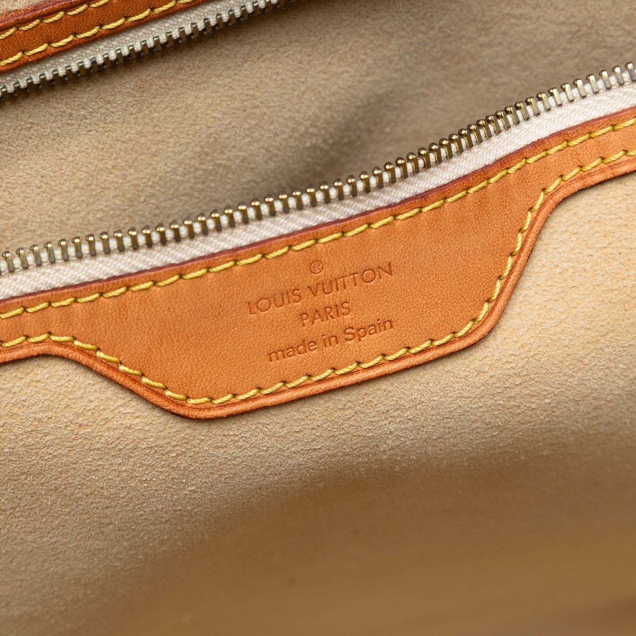 Louis Vuitton Damier Azur Hampstead MM Wit