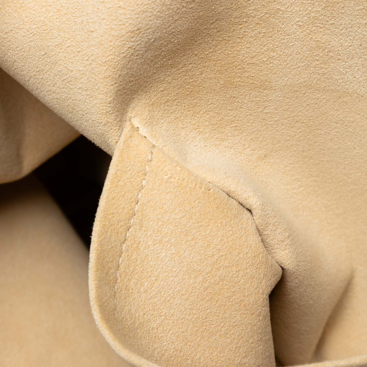 Louis Vuitton Damier Azur Hampstead MM Wit