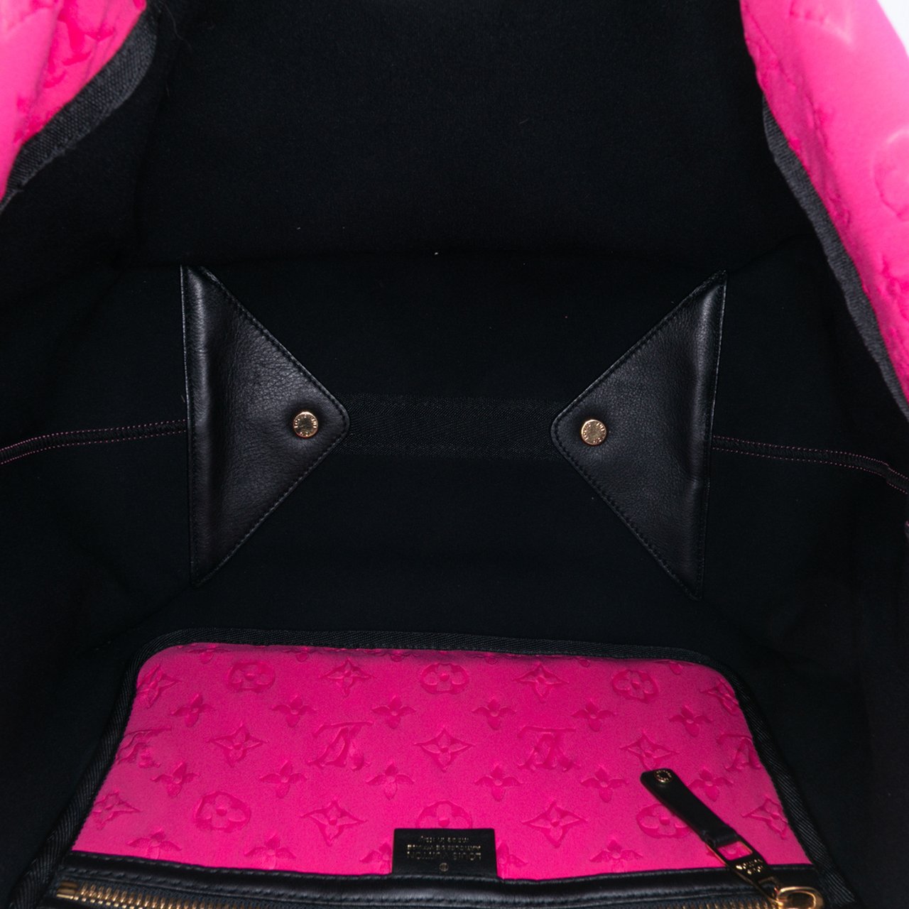 Louis Vuitton Monogram Embossed Neoprene Scuba MM Roze