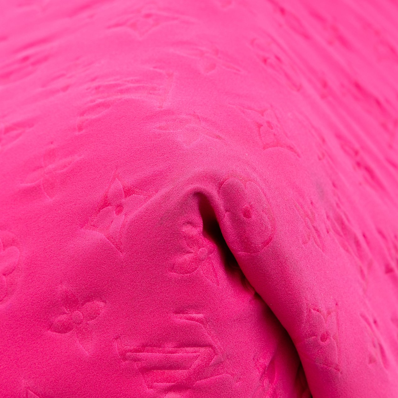 Louis Vuitton Monogram Embossed Neoprene Scuba MM Roze