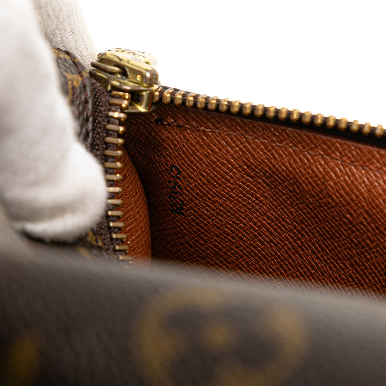 Louis Vuitton Monogram Papillon 26 Bruin